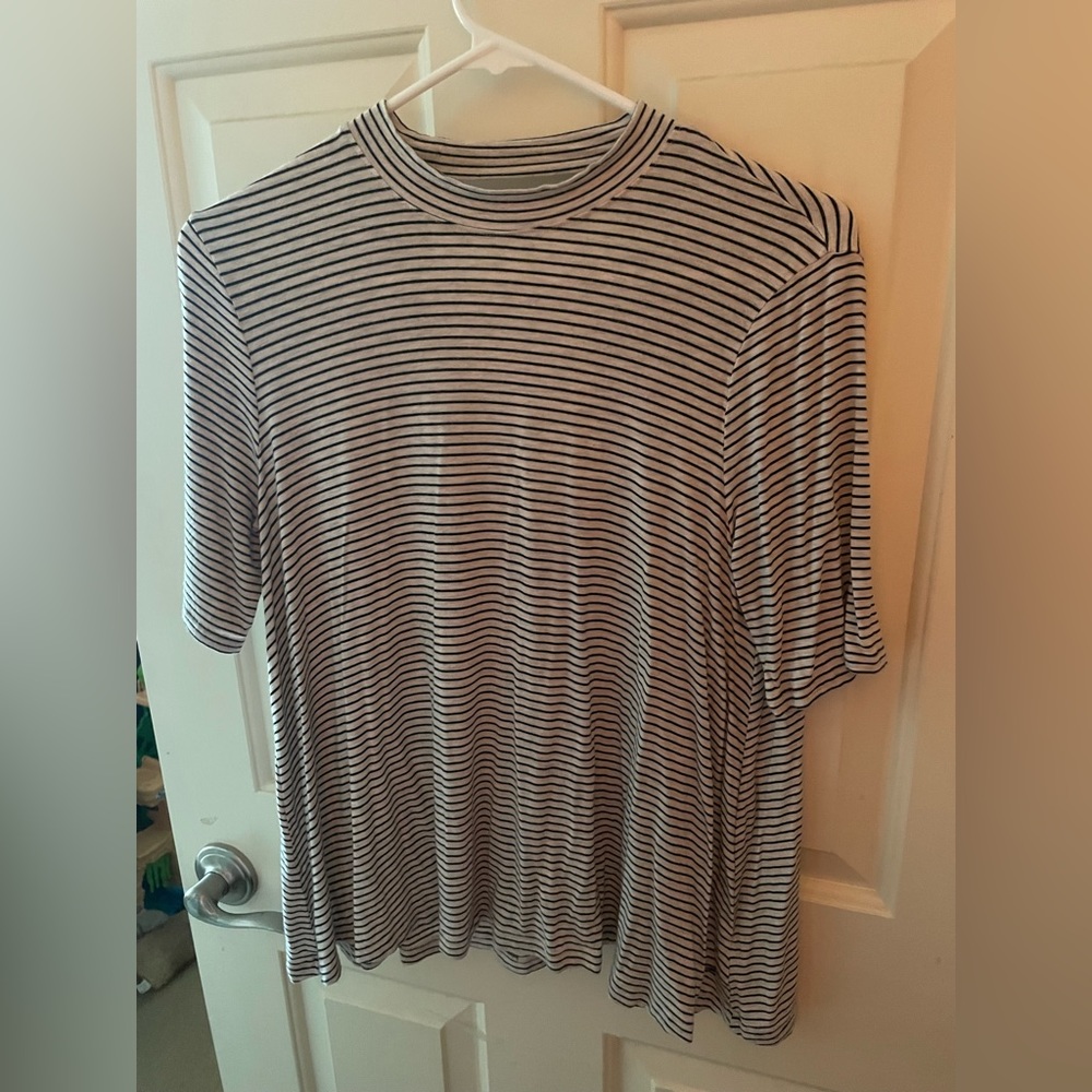 American Eagle Soft and Sexy Tee Size M